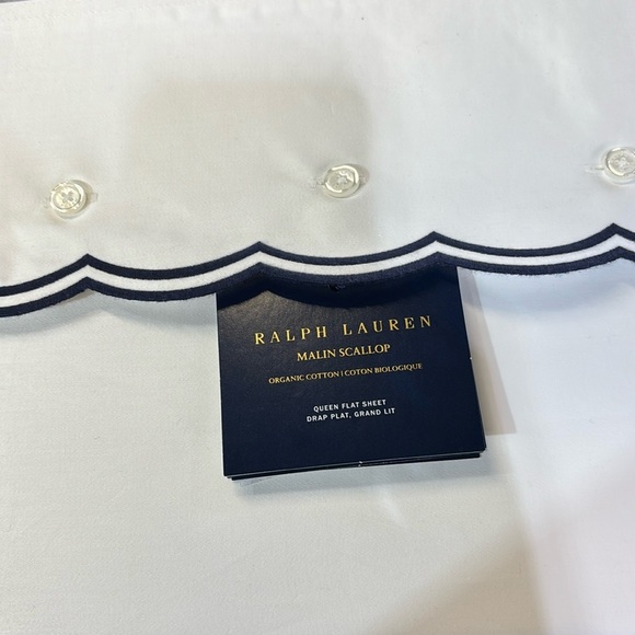 Ralph Lauren Home Malin Scallop Organic Cotton Sateen Flat Sheet, Queen - Picture 2 of 3